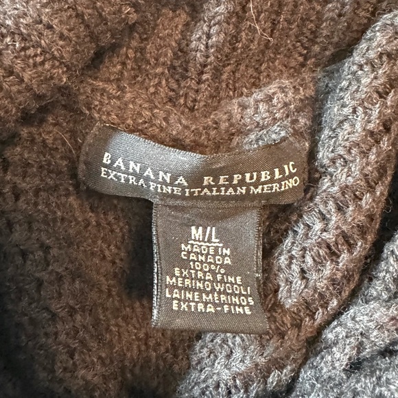 πCozy Banana Republic Black Grey Merino Ribbed Turtleneck Fringe Poncho Sweater - Picture 9 of 15